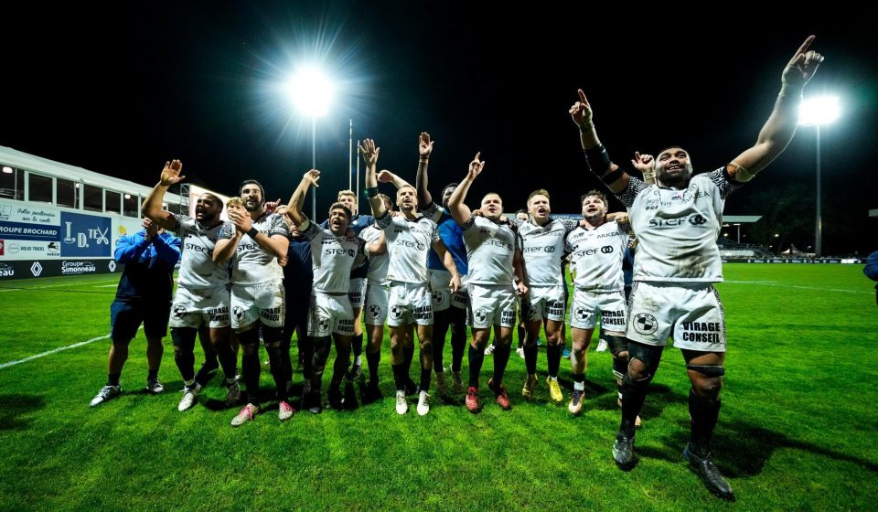 Team of Vannes celebrates during the Pro D2 match between Nevers and Vannes on May 11, 2023 in Nevers, France. (Photo by Hugo Pfeiffer/Icon Sport)