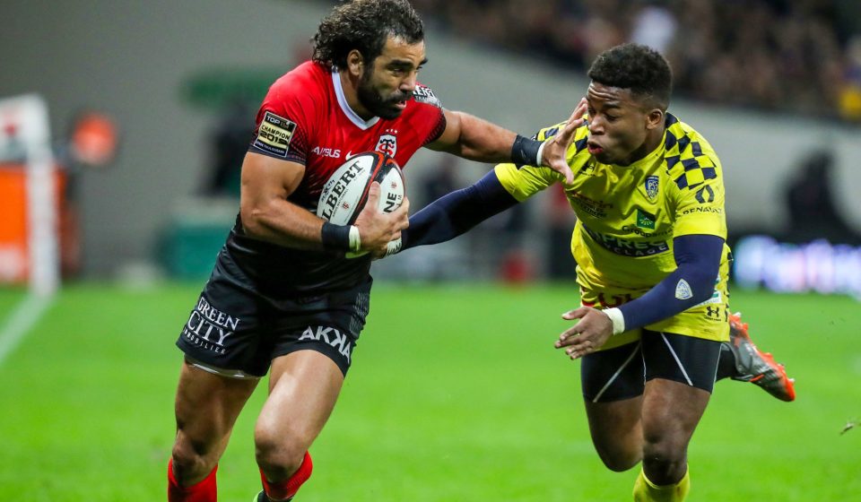 Yoann HUGET of Toulouse and Samuel EZEALA of Clermont during the Top 14 match between Toulouse and Clermont at Stade Ernest-Wallon on November 9, 2019 in Toulouse, France. (Photo by Manuel Blondeau/Icon Sport) - Yoann HUGET - Stade Ernest-Wallon - Toulouse (France)