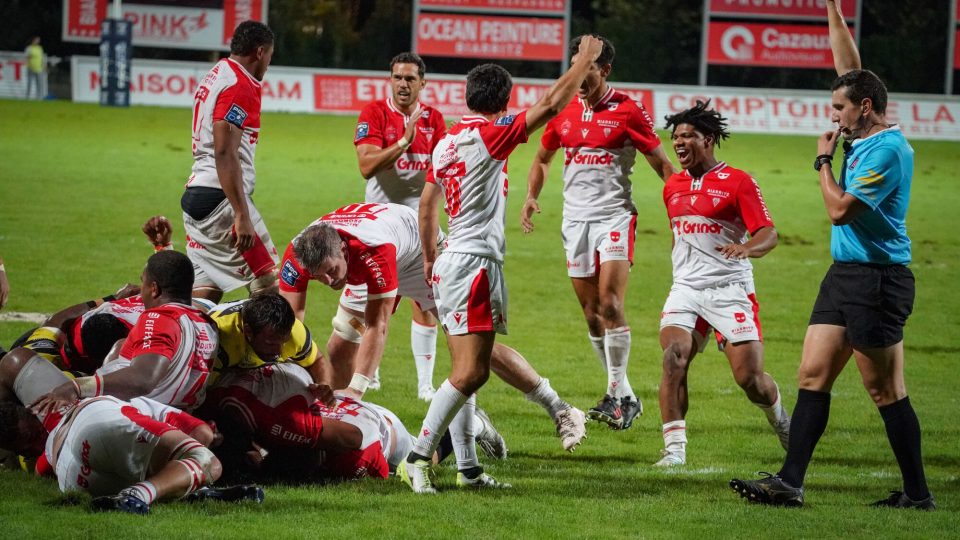 Christopher HILSENBECK of Biarritz Olympique PB and Joe JONAS of Biarritz Olympique PB during the Pro D2 match between Biarritz Olympique Pays Basque and Stade Montois Rugby at Parc des Sports Aguilera on September 13, 2023 in Biarritz, France. (Photo by Pierre Costabadie/Icon Sport)