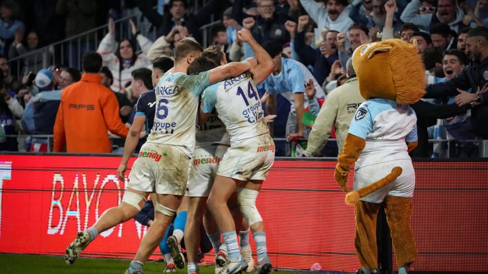 Remy BAGET of Aviron Bayonnais celebrates his try during the Top 14 match between Aviron Bayonnais and Racing 92 at Stade Jean Dauger on December 30, 2023 in Bayonne, France. (Photo by Pierre Costabadie/Icon Sport)
