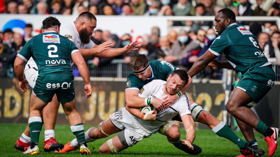 Rynhardt Elstadt of Stade Toulousain Charlie FAUMUINA of Stade Toulousain and Jordan JOSEPH of Section Paloise during the Top 14 match between Pau and Toulouse at Stade du Hameau on February 19, 2022 in Pau, France. (Photo by Pierre Costabadie/Icon Sport)