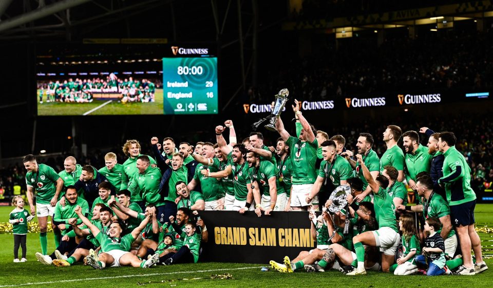 18 March 2023; Ireland players celebrate with the Six Nations trophy and Triple Crown trophy after the Guinness Six Nations Rugby Championship match between Ireland and England at Aviva Stadium in Dublin. Photo by Harry Murphy/Sportsfile 
Photo by Icon Sport
