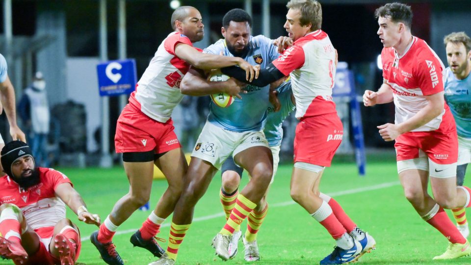 Georges TILSLEY of Perpignan and Darly DOMVO of Biarritz and James HART of Biarritz  during the Pro D2 match between Perpignan and Biarritz at Stade Aime Giral on April 8, 2021 in Perpignan, France. (Photo by Alexandre Dimou/Icon Sport) - James HART - Georges TILSLEY - Darly DOMVO - Stade Gilbert Brutus - Perpignan (France)