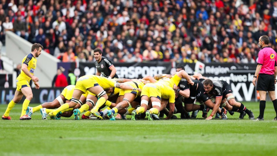 Players during a scrum during the Top 14 match between Toulouse and Clermont Ferrand at Stade Ernest Wallon on April 14, 2019 in Toulouse, France. (Photo by Manuel Blondeau/Icon Sport)
