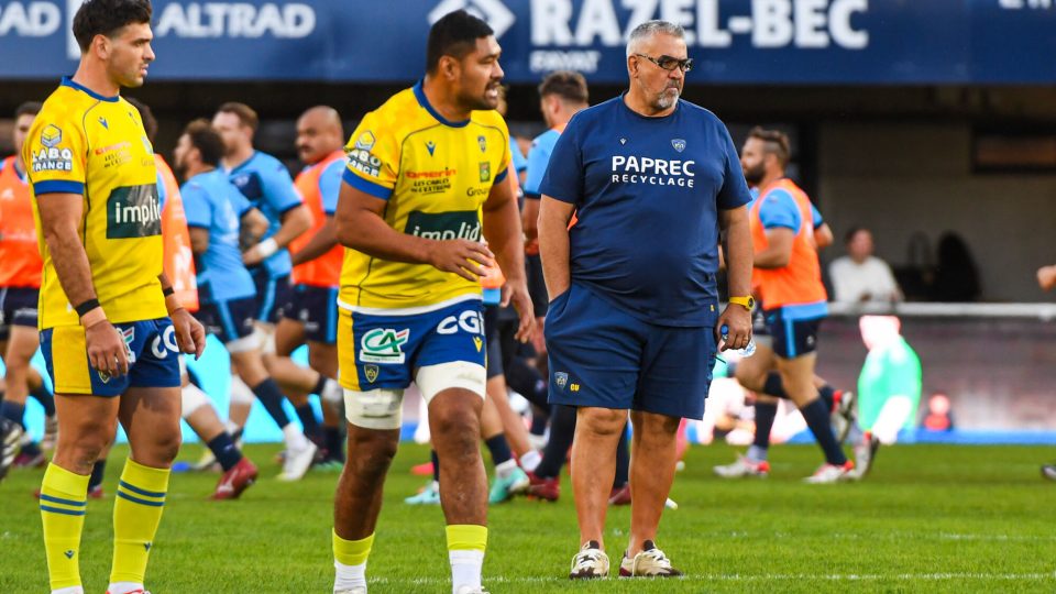 Headcoach of Clermont Christophe URIOS during the Top 14 match between Montpellier Herault Rugby and Association Sportive Montferrandaise Clermont Auvergne at GGL Stadium on November 11, 2023 in Montpellier, France. (Photo by Daniel Derajinski/Icon Sport)