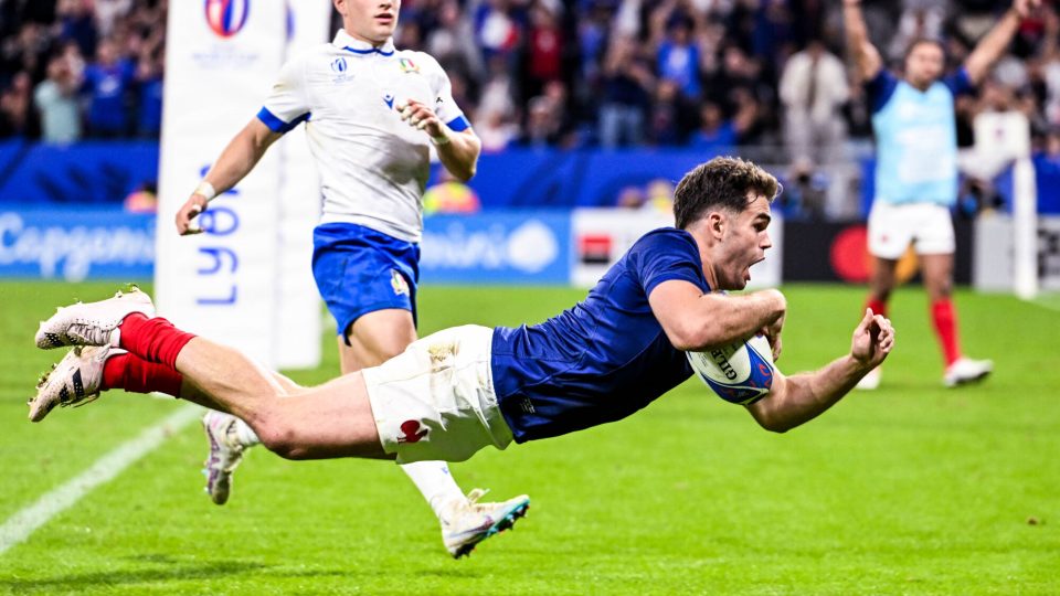 Damian PENAUD of France scores his try during the 2023 Rugby World Cup Pool A match between France and Italy at Groupama Stadium on October 6, 2023 in Lyon, France. (Photo by Sandra Ruhaut/Icon Sport)