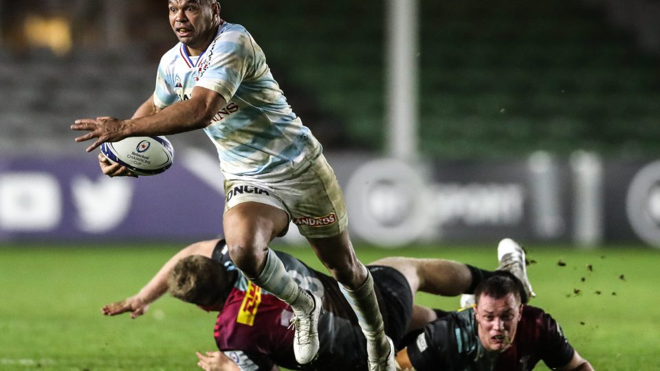 Kurtley Beale of Racing 92 leaves two Harlequins players trailing in his wake during the Scores Champions Cup match between Harlequins and Racing 92 on 20th December 2020