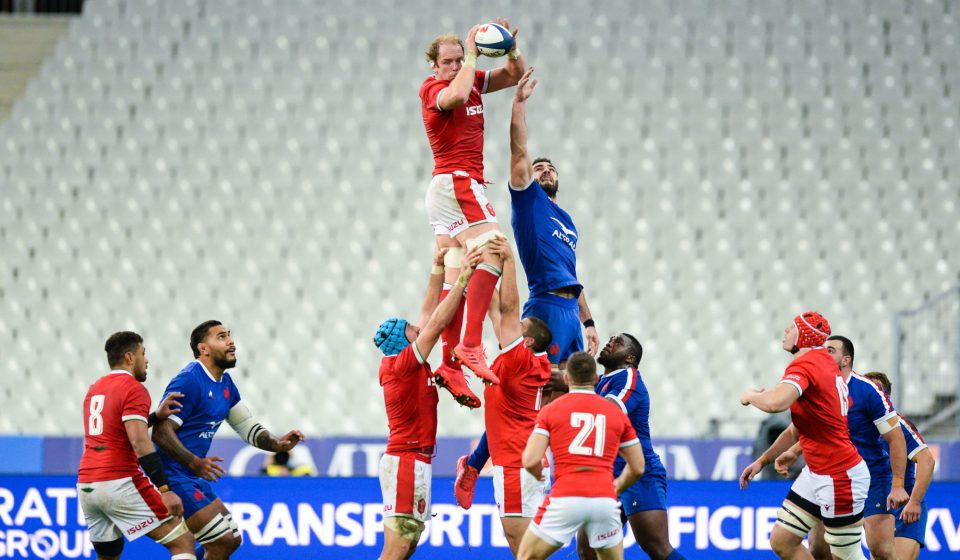 Aaron WAINWRIGHT of Wales and Charles OLLIVON of France during the test match between France and Wales at Stade de France on October 24, 2020 in Paris, France. (Photo by Sandra Ruhaut/Icon Sport) - Charles OLLIVON - Aaron WAINWRIGHT - Stade de France - Paris (France)