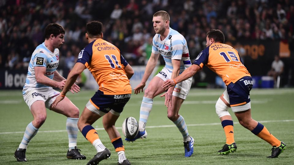Finn RUSSELL of Racing 92 kicks the ball ahead during the Top 14 match between Racing 92 and Montpellier at Paris La Defense Arena on December 21, 2019 in Nanterre, France. (Photo by Dave Winter/Icon Sport) - Finn RUSSELL - Paris La Defense Arena - Paris (France)