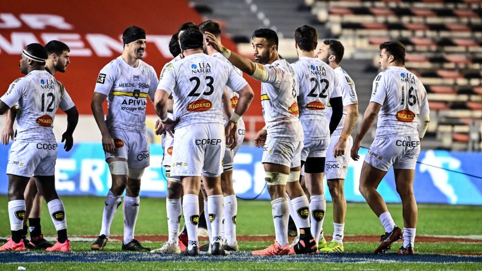 Team of LA Rochelle  celebrates the victory with teammates  during the Top 14 match between Toulon and La Rochelle on February 13, 2021 in Toulon, France. (Photo by Alexandre Dimou/Icon Sport) - --- - Stade Felix Mayol - Toulon (France)