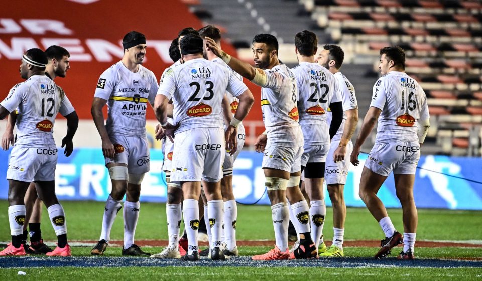 Team of LA Rochelle  celebrates the victory with teammates  during the Top 14 match between Toulon and La Rochelle on February 13, 2021 in Toulon, France. (Photo by Alexandre Dimou/Icon Sport) - --- - Stade Felix Mayol - Toulon (France)