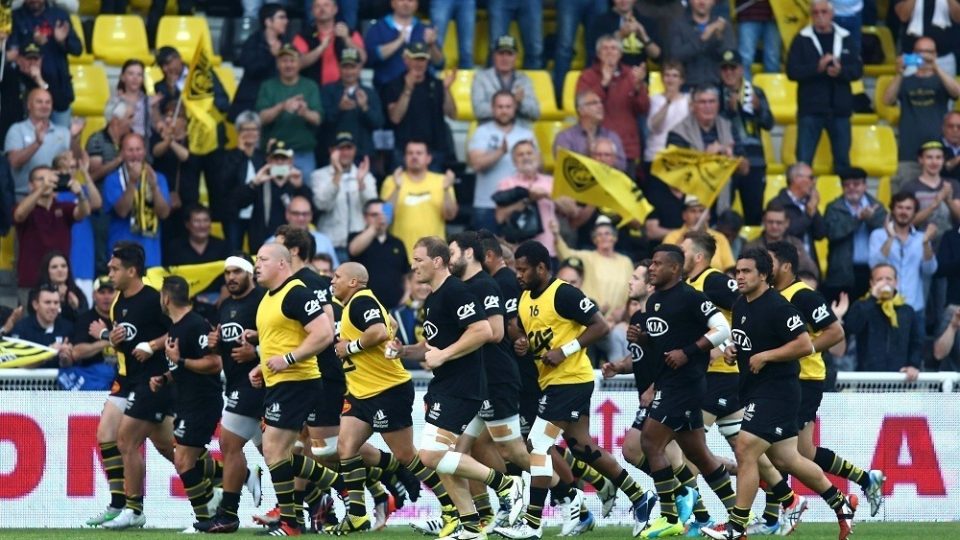 Players of La Rochelle warms up during the french Top 14 match between Stade Rochelais and Racing 92 on May 27, 2016 in La Rochelle, France. (Photo by Manuel Blondeau/Icon Sport)