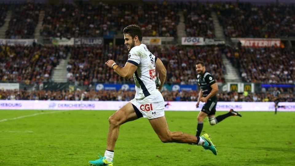 Patricio Fernandez of Clermont runs to score a try during the Top 14 match between Brive and Clermont at Stade Amedee Domenech on October 30, 2016 in Brive, France. (Photo by Manuel Blondeau/Icon Sport)