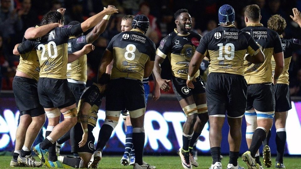 08.04.2016. AJ Bell Stadium, Salford, England. European Challenge Cup. Sale versus Montpellier. Fulgence Oudraogo of Montpellier and team players celebrate victory at the final hooter