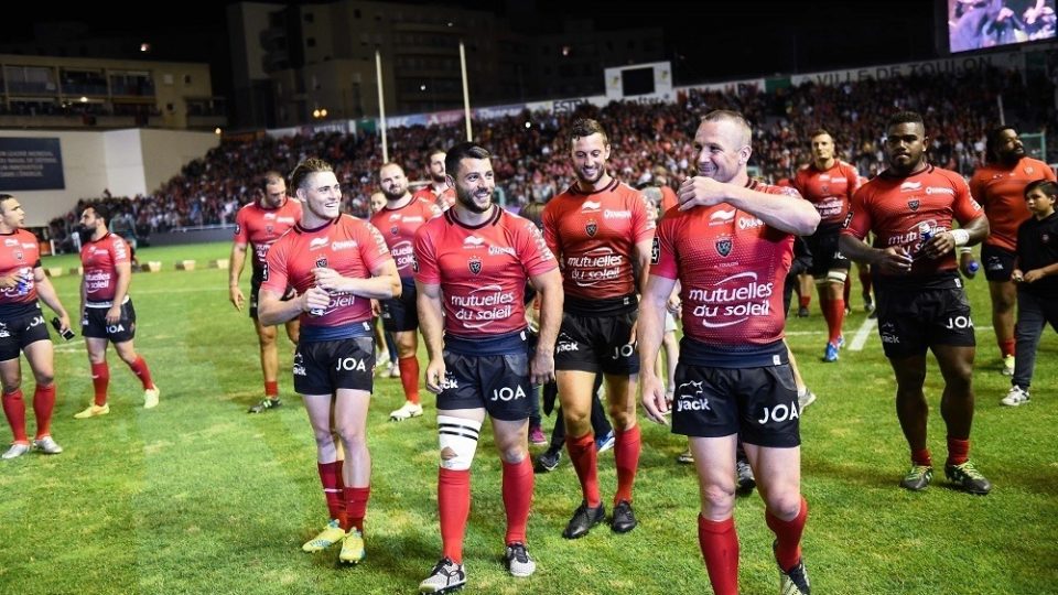 Team of Toulon with his fans during the rugby Top 14 match between Toulon and Union Begles Bordeaux at Stade Mayol on June 5, 2016 in Toulon, France. (Photo by Alexandre Dimou/Icon Sport)