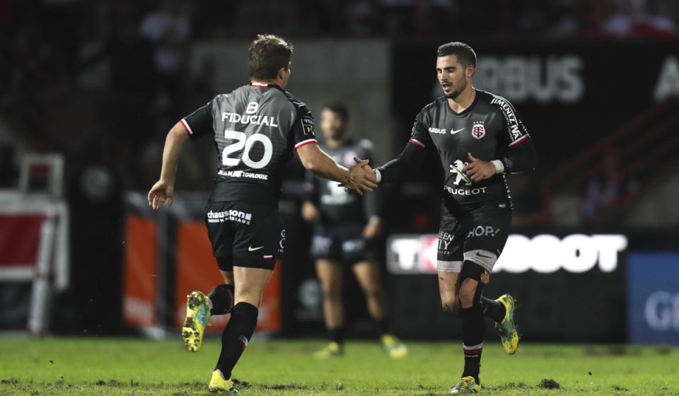 Antoine Dupont of Toulouse shakes hands with Sebastien Bezy while he comes on as a second half substitute during the Top 14 match between Toulouse and Agen at Stade Ernest Wallon on October 6, 2018 in Toulouse, France. (Photo by Manuel Blondeau/Icon Sport)