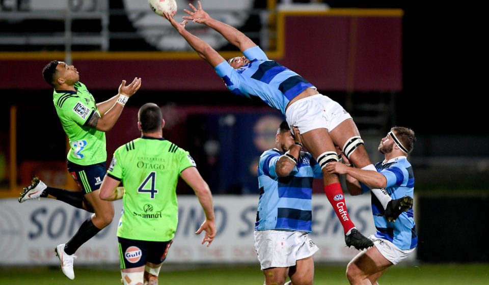 Swan Rebbadj of the French Barbarians and Tevita Li (left) compete for the ball during the rugby match between the Highlanders and the French Barbarians at Rugby Park in Invercargill, New Zealand on Friday, 22 June 2018. Photo :  Joe Allison / Dave Lintott / Icon Sport