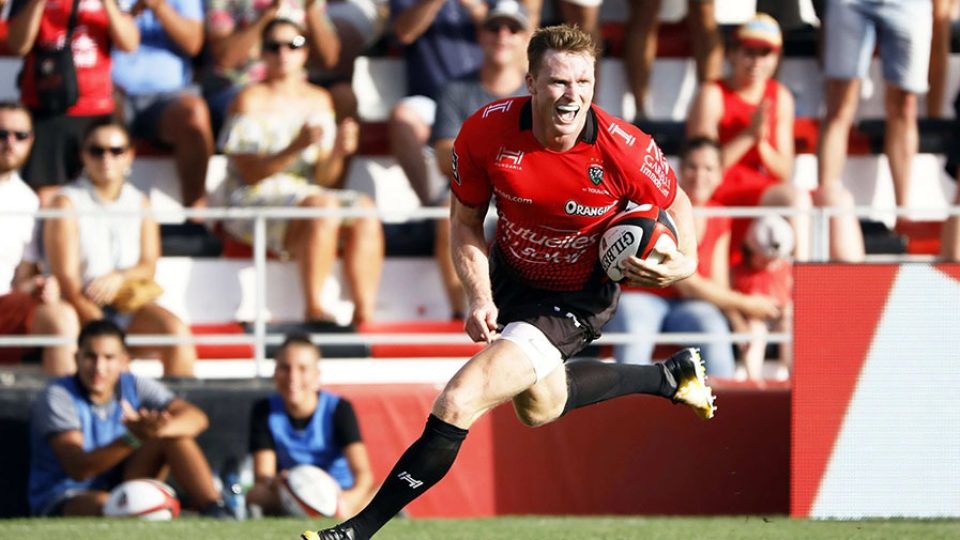 Chris Ashton of Toulon scores a try during the Top 14 match between RC Toulon and Pau at Felix Mayol Stadium on August 27, 2017 in Toulon, France. (Photo by Guillaume Ruoppolo/Icon Sport)