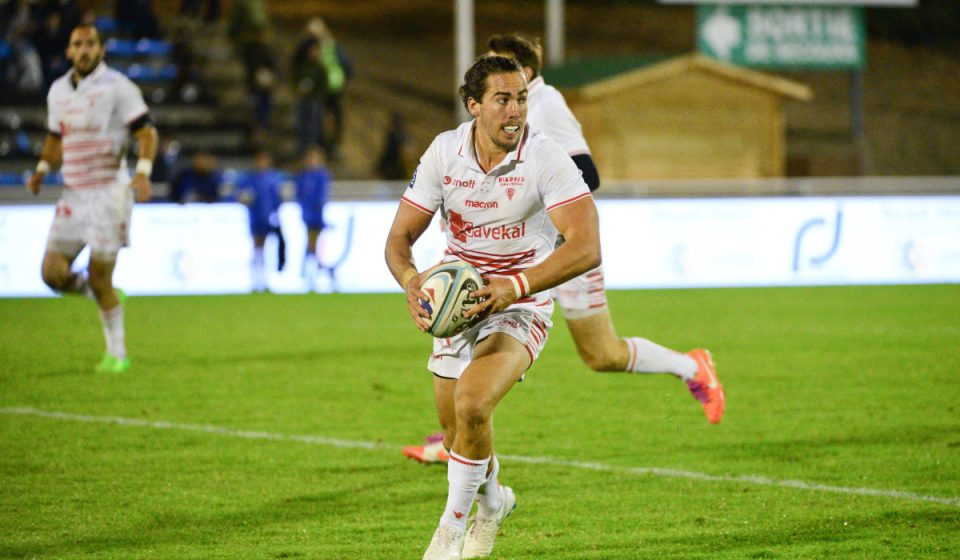 Luke Burton of Biarritz during the Pro D2 match between RC Massy and Biarritz Olympique on October 26, 2018 in Massy, France. (Photo by Dave Winter/Icon Sport)