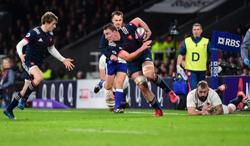 Louis Picamoles of France escapes from Joe Marler of England during the RBS Six Nations match between England and France at Twickenham Stadium on February 4, 2017 in London, United Kingdom. (Photo by Dave Winter/Icon Sport)