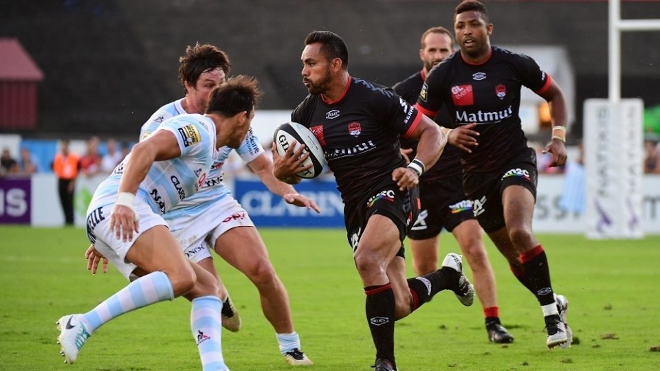 Rudi Wulf of Lyon on the attack during the French Top 14 match between Racing 92 and Lyon OU at Stade Yves Du Manoir on August 27, 2016 in Paris, France. (Photo by Dave Winter/Icon Sport)